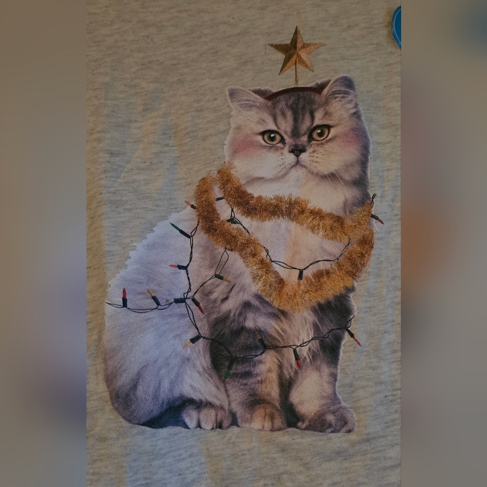 5 Kids CARTER Gray funny CHRISTMAS Cat T-Shirt with Festive Holiday Lights Ugly